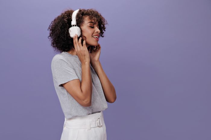 تکنیکهای برتر برای تقویت سریع Listening انگلیسی از مبتدی تا پیشرفته