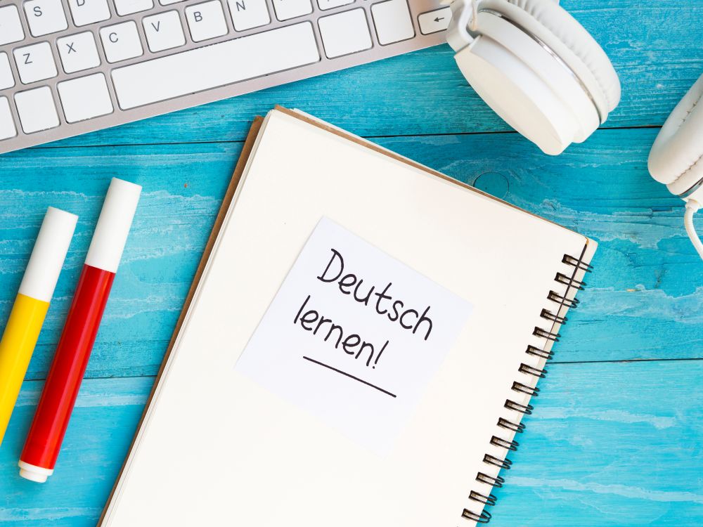 یادگیری زبان آلمانی با کتاب بهتر است یا با مکالمه؟